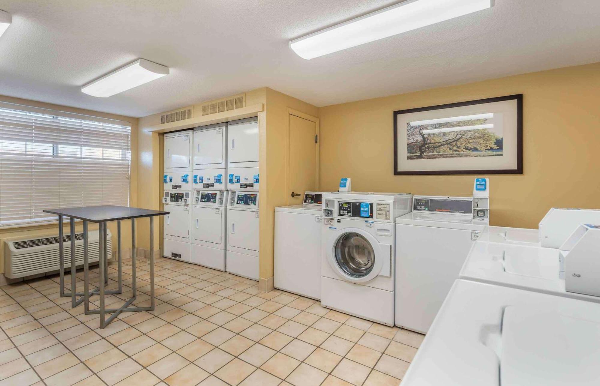 Extended Stay America Select Suites - Chicago - Lombard - Oakbrook Oakbrook Terrace Eksteriør bilde