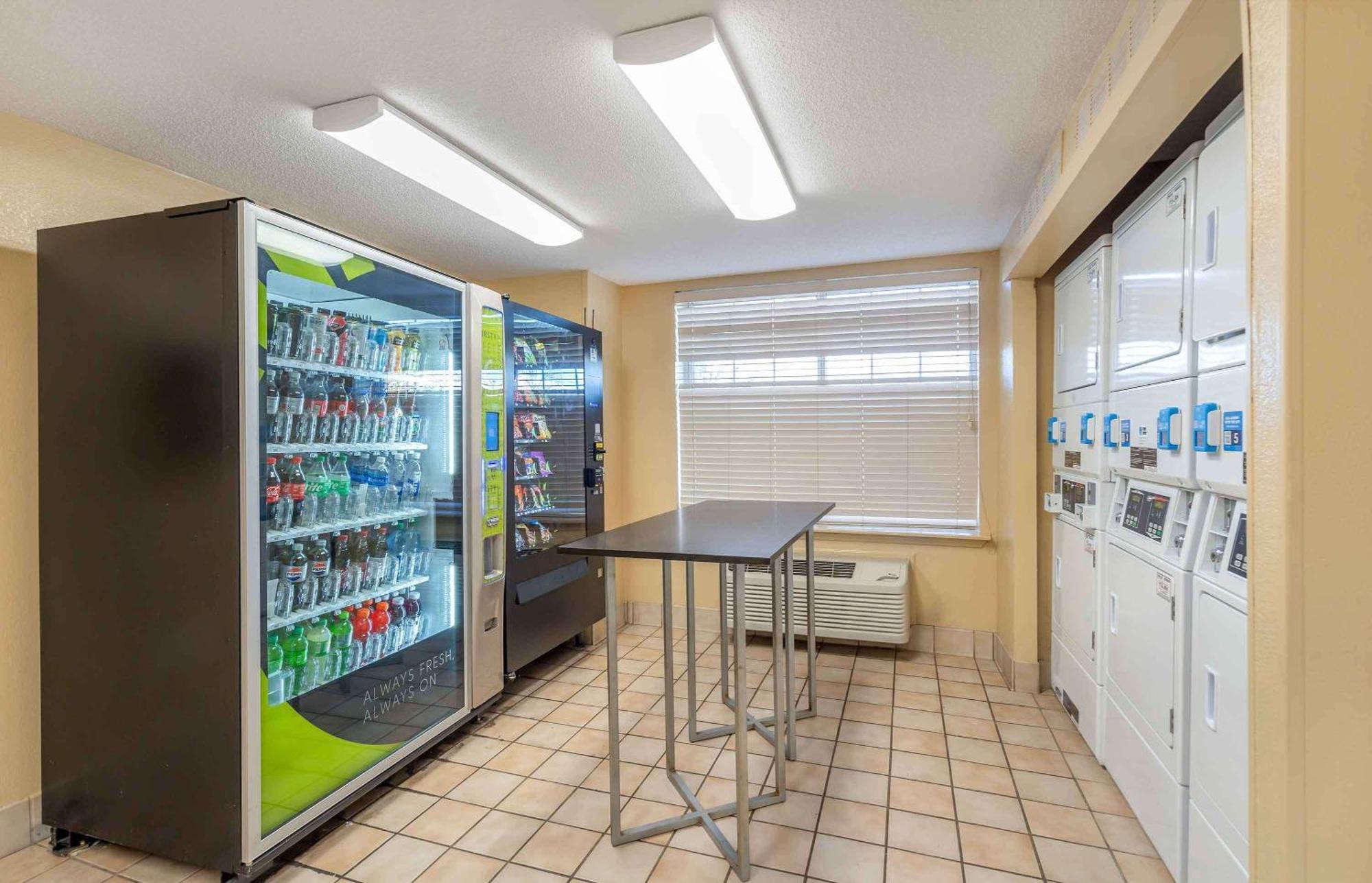 Extended Stay America Select Suites - Chicago - Lombard - Oakbrook Oakbrook Terrace Eksteriør bilde
