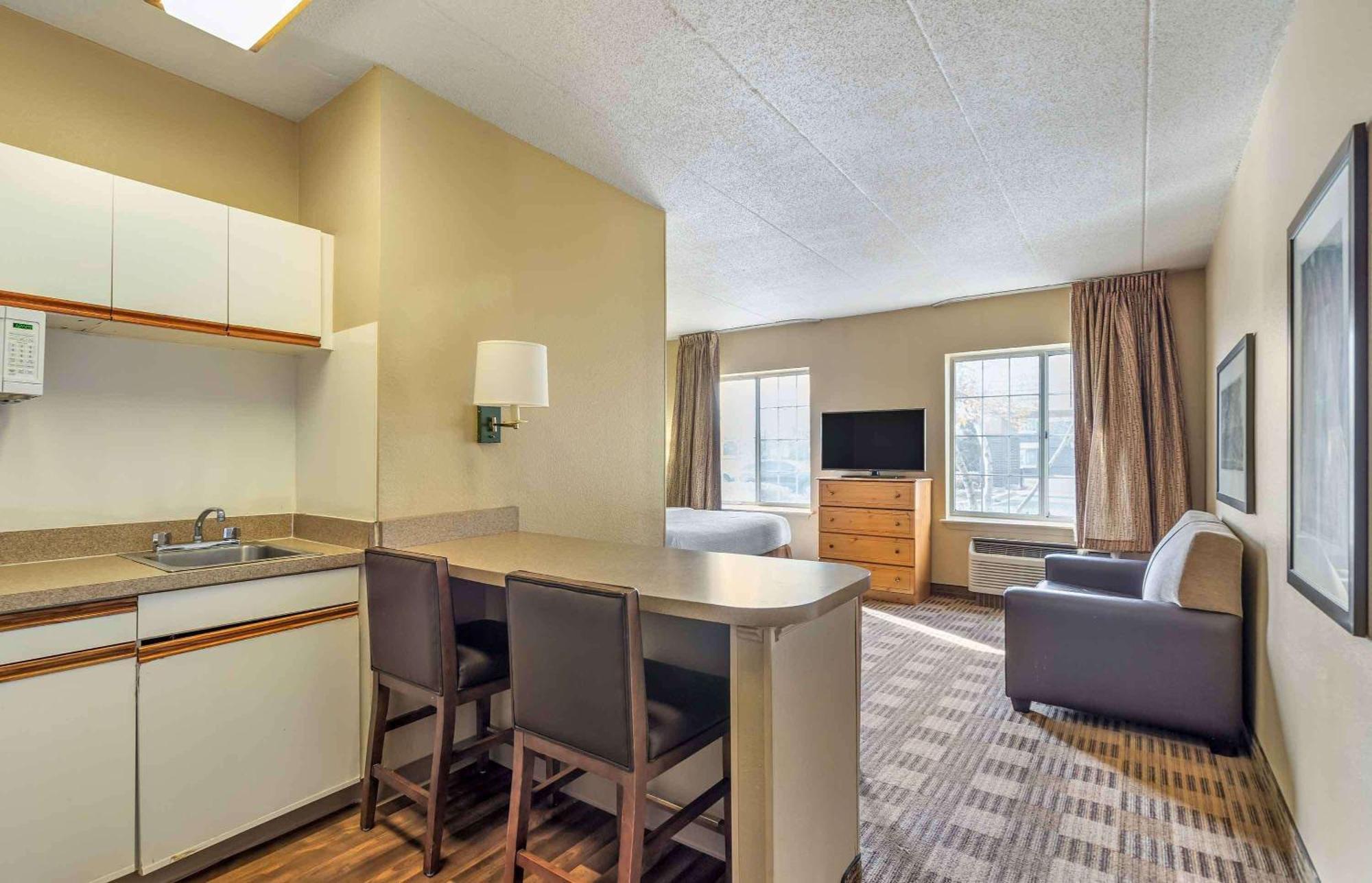 Extended Stay America Select Suites - Chicago - Lombard - Oakbrook Oakbrook Terrace Eksteriør bilde