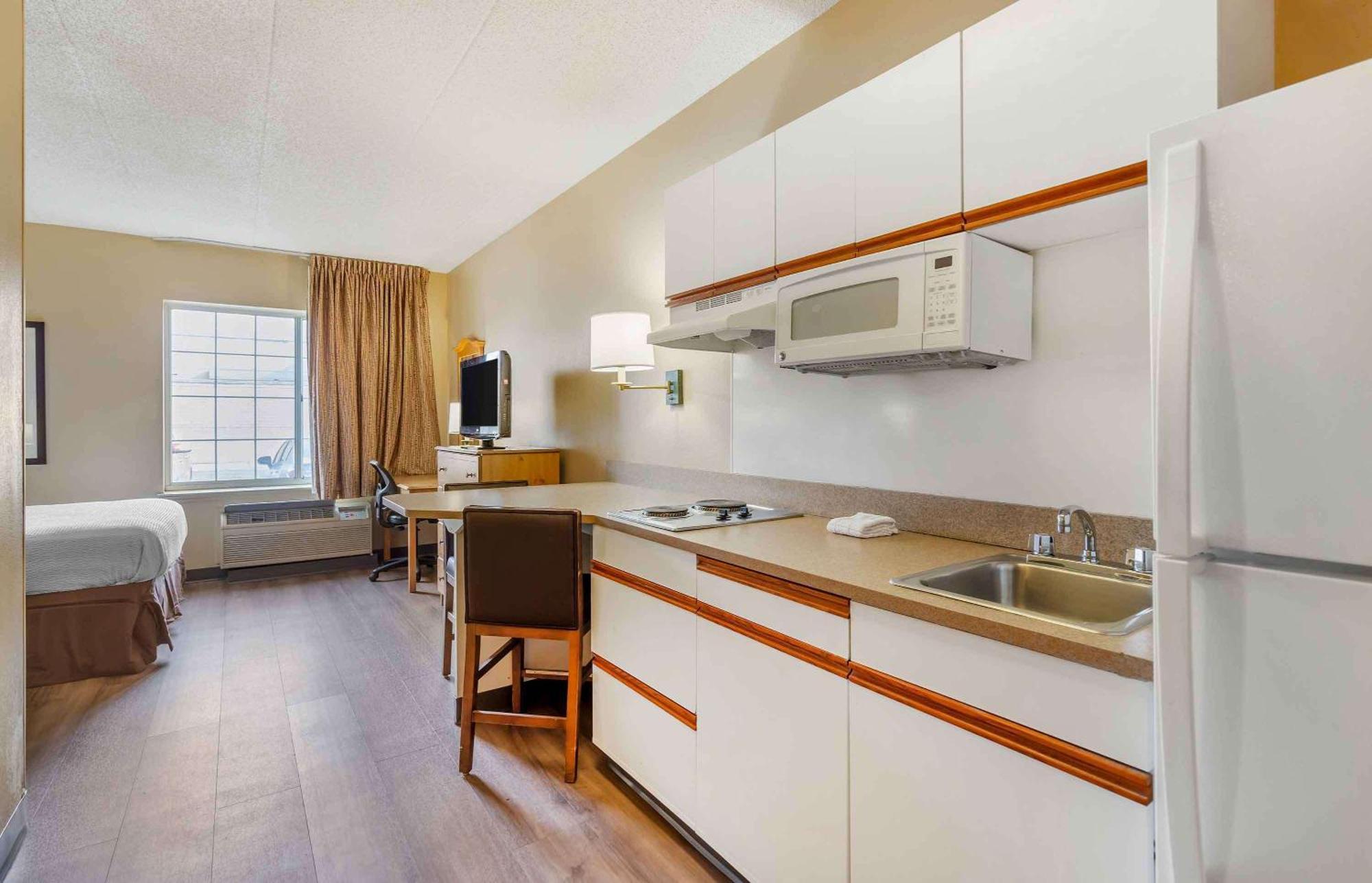 Extended Stay America Select Suites - Chicago - Lombard - Oakbrook Oakbrook Terrace Eksteriør bilde